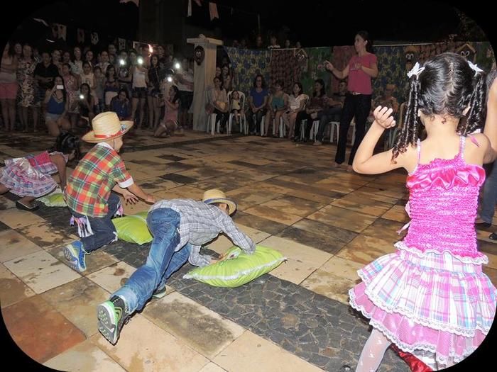 Público prestigia em massa o VII Festival Julino de Quadrilhas e Danças - Imagem 16