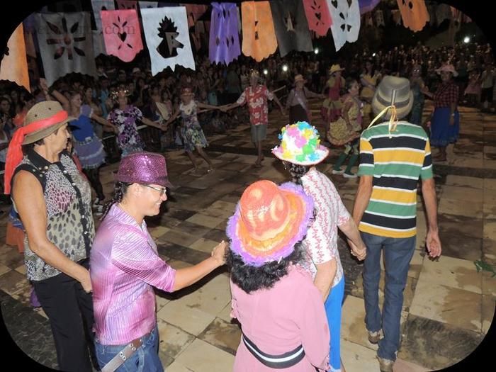 Público prestigia em massa o VII Festival Julino de Quadrilhas e Danças - Imagem 40