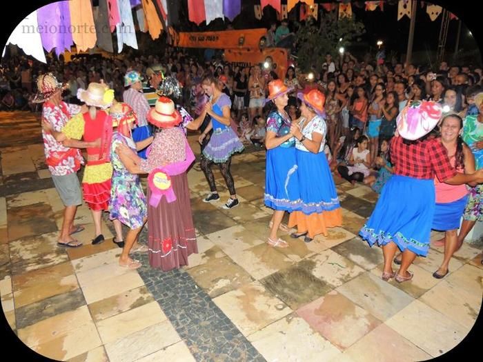 Público prestigia em massa o VII Festival Julino de Quadrilhas e Danças - Imagem 49
