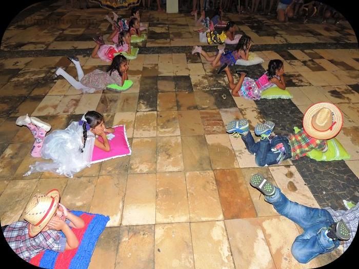 Público prestigia em massa o VII Festival Julino de Quadrilhas e Danças - Imagem 17