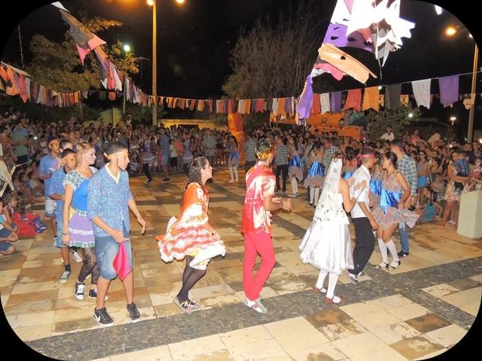 Público prestigia em massa o VII Festival Julino de Quadrilhas e Danças - Imagem 86