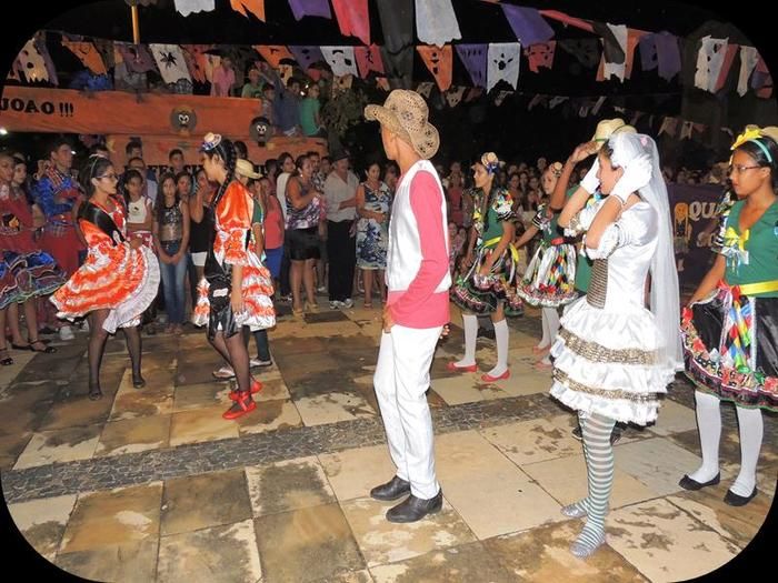 Público prestigia em massa o VII Festival Julino de Quadrilhas e Danças - Imagem 100