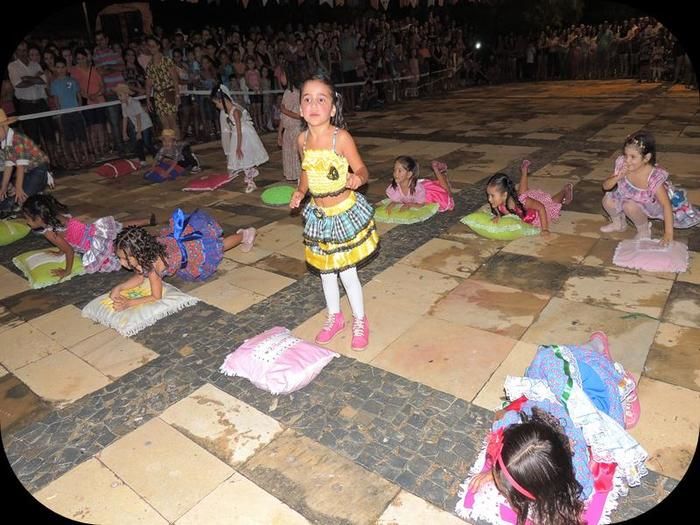 Público prestigia em massa o VII Festival Julino de Quadrilhas e Danças - Imagem 13