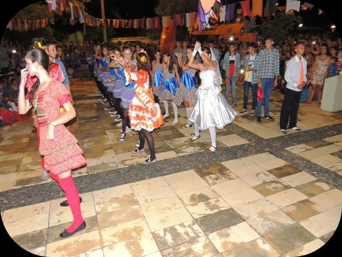 Público prestigia em massa o VII Festival Julino de Quadrilhas e Danças - Imagem 73