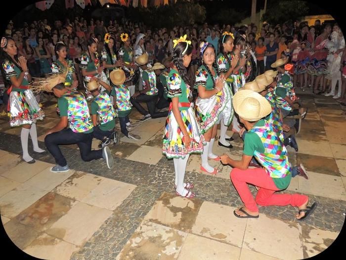 Público prestigia em massa o VII Festival Julino de Quadrilhas e Danças - Imagem 104