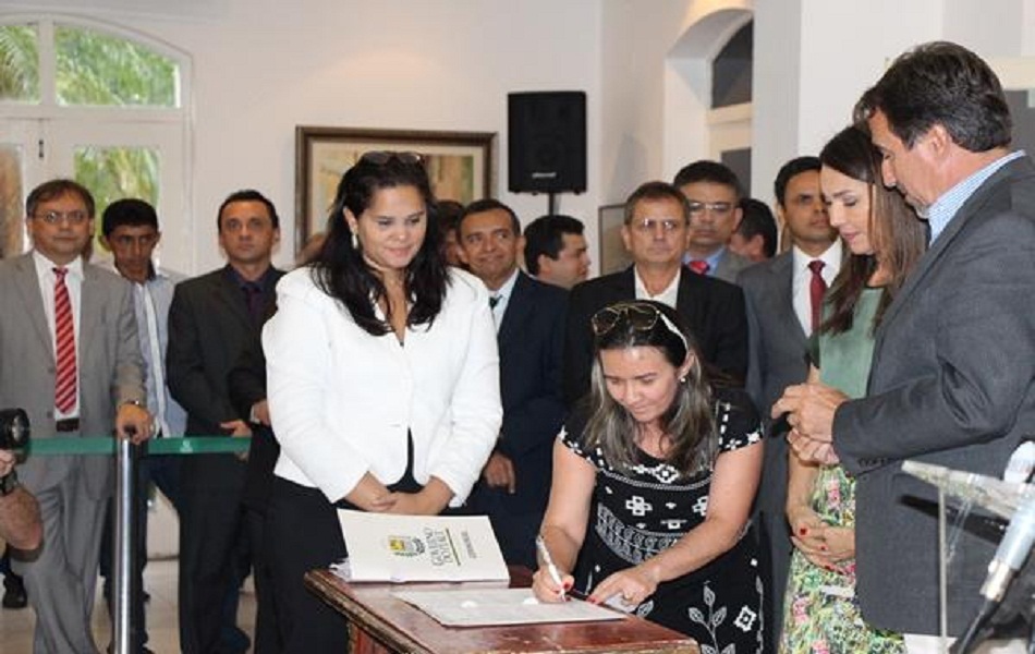 Ministro garante recursos para abastecimento de água em Pedro II