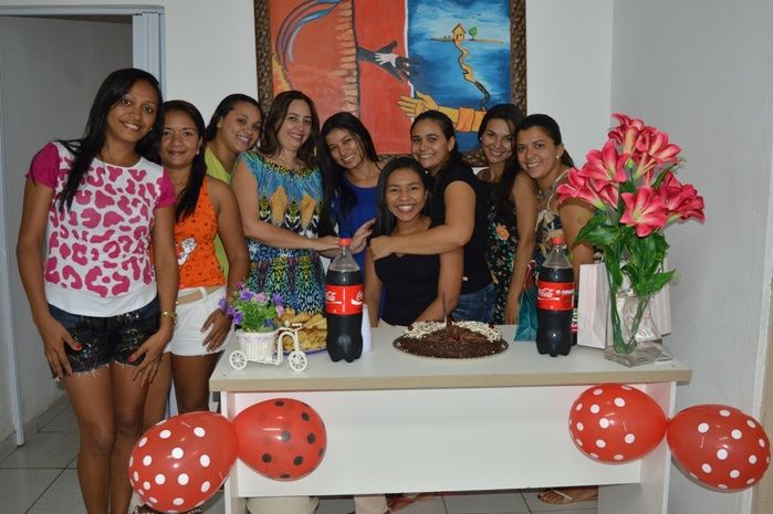 Amigas de trabalho fazem surpresa para a Coordenadora da Semtas, Dasdores Silva pela passagem do seu aniversário - Imagem 18