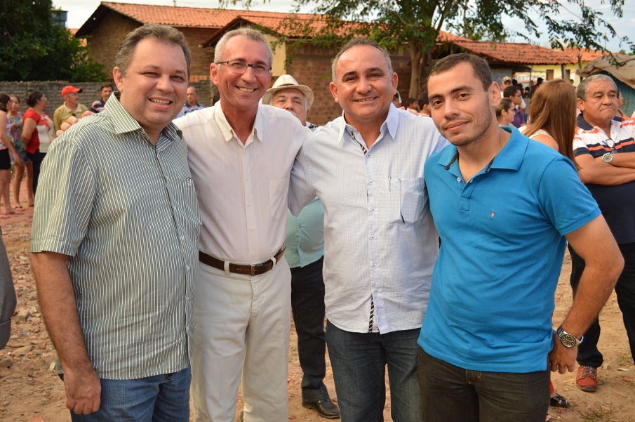 Prefeitos da Planície Litorânea prestigiam inauguração no município de Buriti dos Lopes