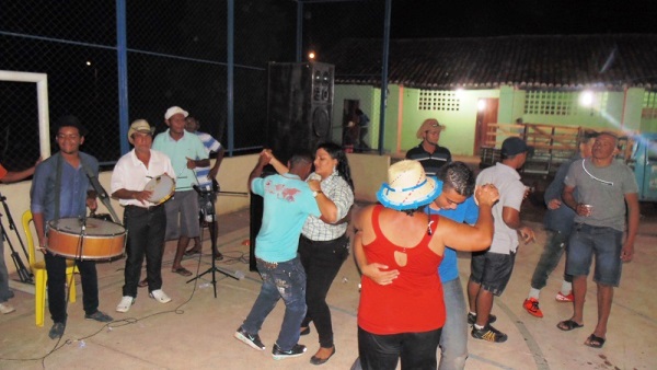 Comunidade Malhada do Juazeiro realizou apresentação de quadrilhas - Imagem 43