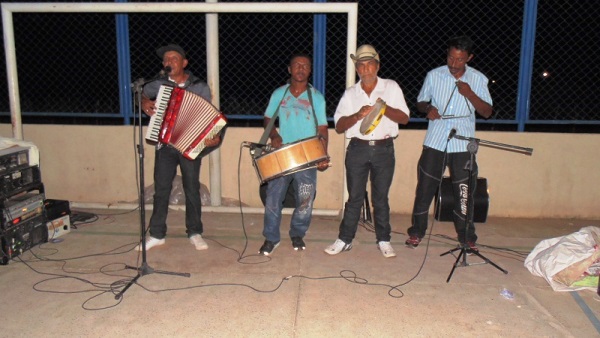 Comunidade Malhada do Juazeiro realizou apresentação de quadrilhas - Imagem 6