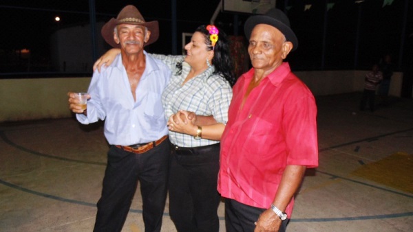 Comunidade Malhada do Juazeiro realizou apresentação de quadrilhas - Imagem 17