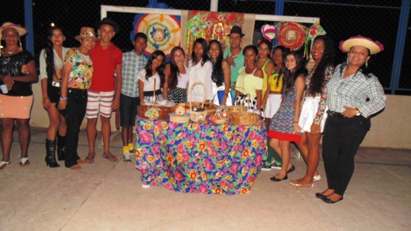 Comunidade Malhada do Juazeiro realizou apresentação de quadrilhas - Imagem 1