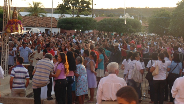 Milhares de romeiros participam da missa solene de encerramento dos festejos de Santo Inácio de Loyola  - Imagem 10