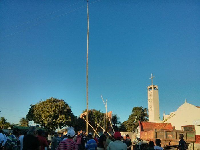 Chegada e levantamento do mastro, uma festa na abertura do festejo do Padroeiro da cidade  - Imagem 8