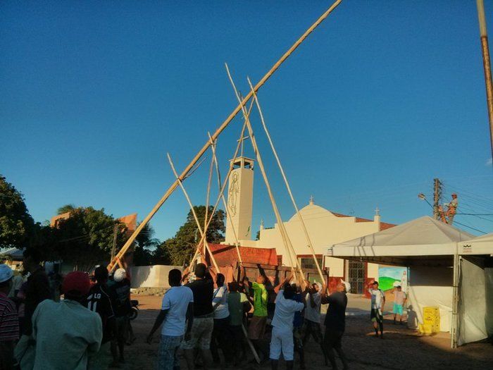 Chegada e levantamento do mastro, uma festa na abertura do festejo do Padroeiro da cidade  - Imagem 7
