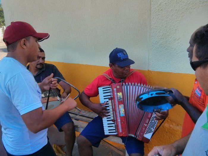 Começou o festejo do Padroeiro da cidade. Um café da manhã ao som da sanfona marca o início da festa - Imagem 3