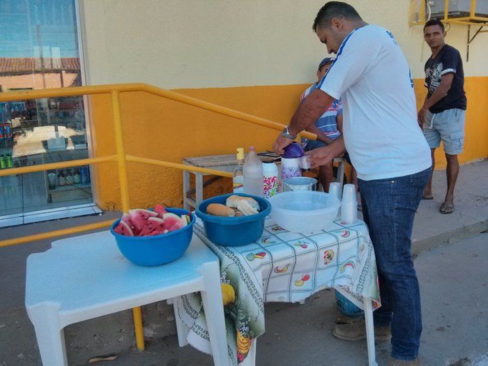 Começou o festejo do Padroeiro da cidade. Um café da manhã ao som da sanfona marca o início da festa - Imagem 1