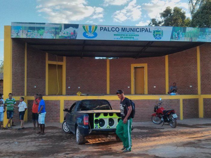 Chegada e levantamento do mastro, uma festa na abertura do festejo do Padroeiro da cidade  - Imagem 5