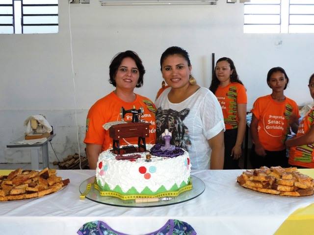 Primeira-dama Edneida Fortes participa de encerramento de curso de Corte e Costura - Imagem 6