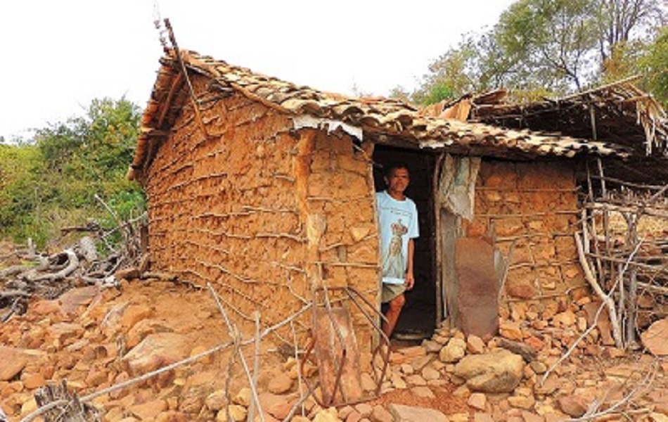 Pedrossegundense autoriza ajuda de material de construção para construção da casa do seu Zeca