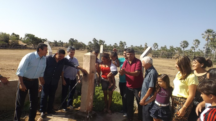 Prefeito Zé Henrique inaugura uma UBS, praça e abastecimento d'água na região do outro lado - Imagem 1