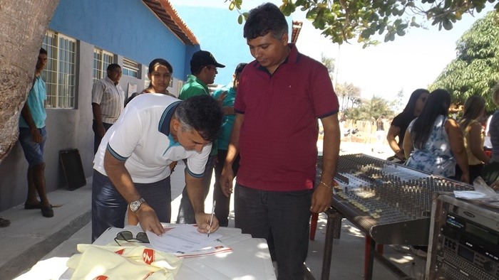 Prefeito Zé Henrique inaugura uma UBS, praça e abastecimento d'água na região do outro lado - Imagem 29