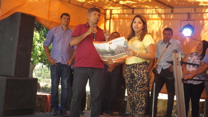 Prefeito Zé Henrique inaugura uma UBS, praça e abastecimento d'água na região do outro lado - Imagem 36