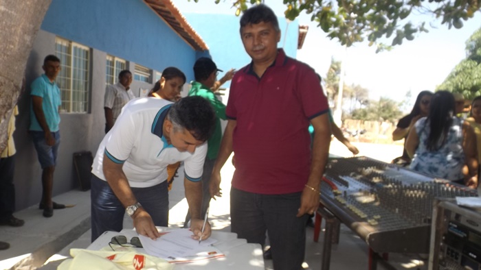 Prefeito Zé Henrique inaugura uma UBS, praça e abastecimento d'água na região do outro lado - Imagem 28