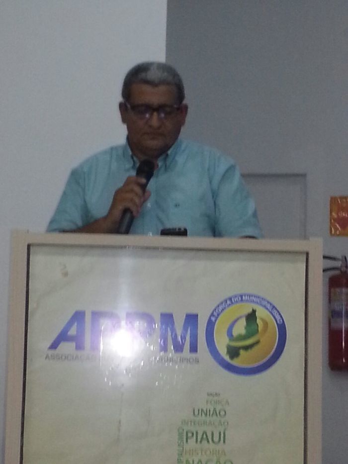 Prefeito Zé Resende e outros prefeitos do Piauí participam de reunião na APPM para discutirem a falência dos municípios - Imagem 12
