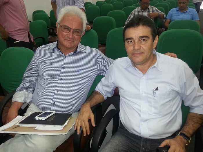 Prefeito Zé Resende e outros prefeitos do Piauí participam de reunião na APPM para discutirem a falência dos municípios - Imagem 2