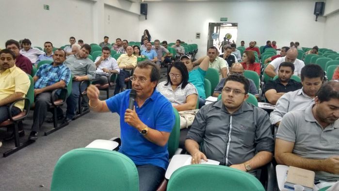 Prefeito Zé Resende e outros prefeitos do Piauí participam de reunião na APPM para discutirem a falência dos municípios - Imagem 8