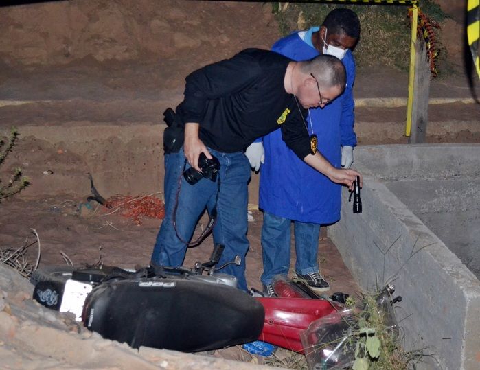 Motociclista morre em Parnaíba ao cair dentro de buraco em avenida - Imagem 4