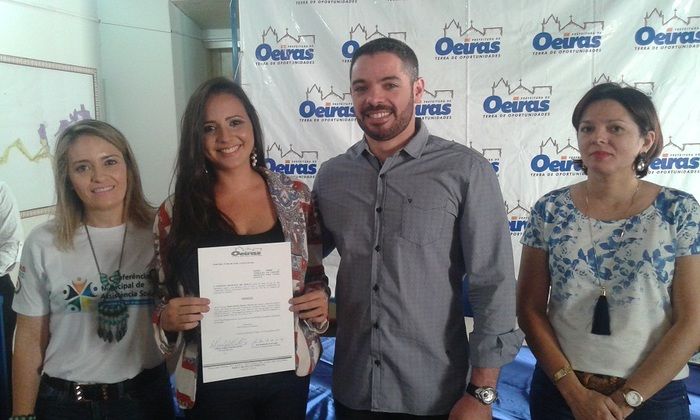 Prefeitura de Oeiras empossa aprovados em concurso público nas áreas de Assistência Social e Saúde - Imagem 9
