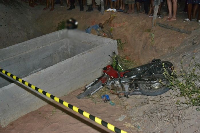 Motociclista morre em Parnaíba ao cair dentro de buraco em avenida - Imagem 3