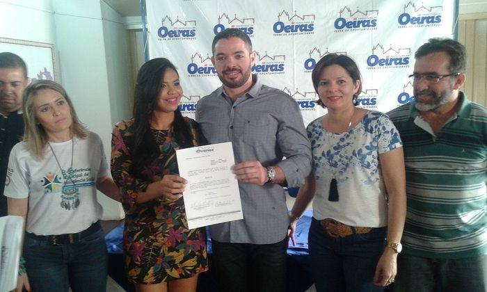 Prefeitura de Oeiras empossa aprovados em concurso público nas áreas de Assistência Social e Saúde - Imagem 7