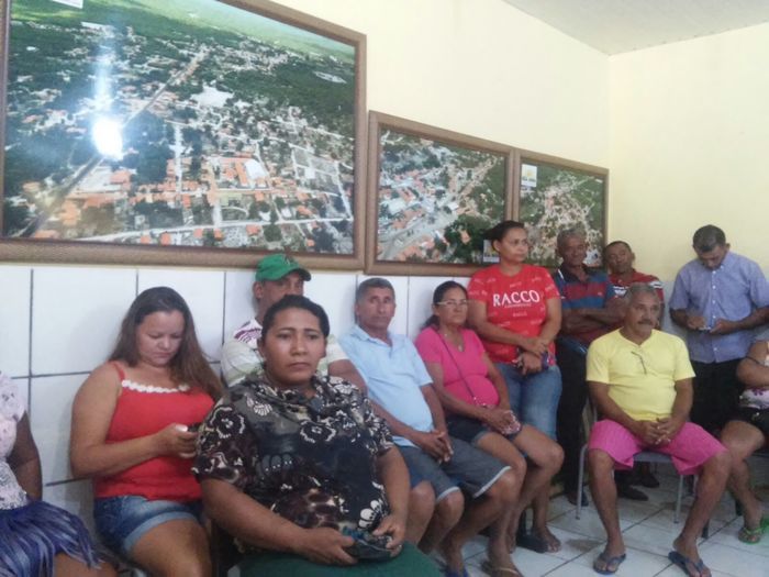 Prefeito Zé Resende se reúne com os donos das 36 casas Minha Casa, Minha Vida, que já estão pronta. - Imagem 2