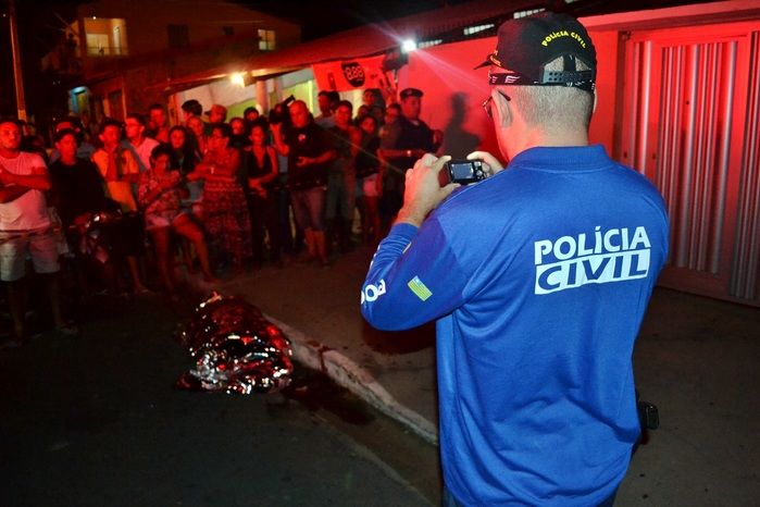 Homem é executado com três tiros em rua de Parnaíba - Imagem 5