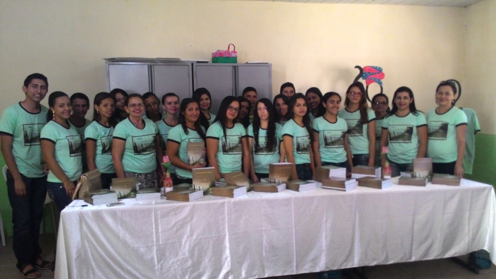 Entrega de Cartilhas para Professores do Projeto “A Caminho do Saber”.