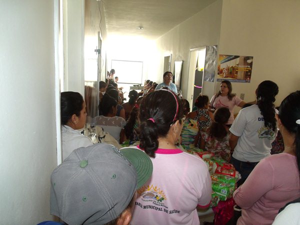 Secretarias Municipais de Saúde e Assistência Social promovem palestras e entrega de kits de enxoval para gestantes de Cajueiro da Praia - Imagem 2