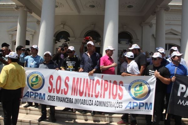 Prefeito de Santo Inácio participa de protesto a favor dos municípios - Imagem 1