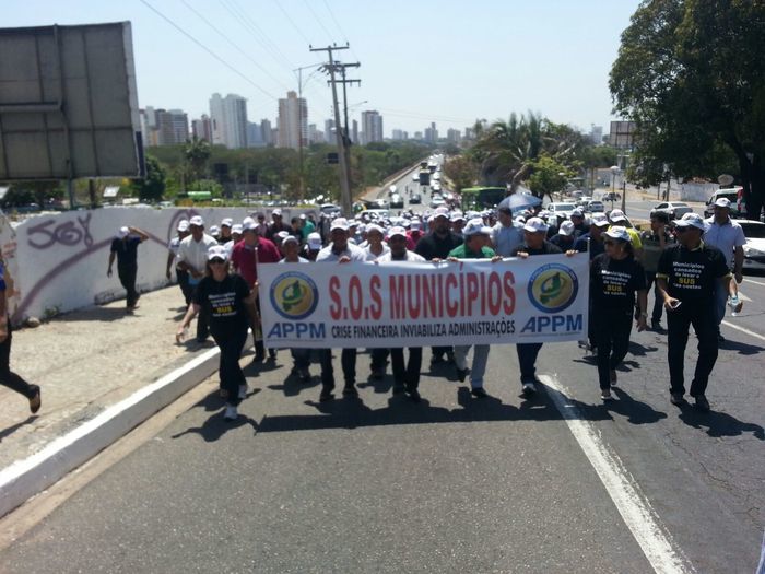 Prefeita de Francinópolis participou da marcha em protesto à queda do FPM - Imagem 7