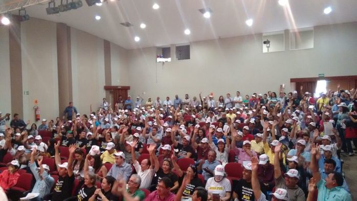 No Protesto dos Prefeitos em Teresina, Zé Resende comanda narração da caminhada. - Imagem 52