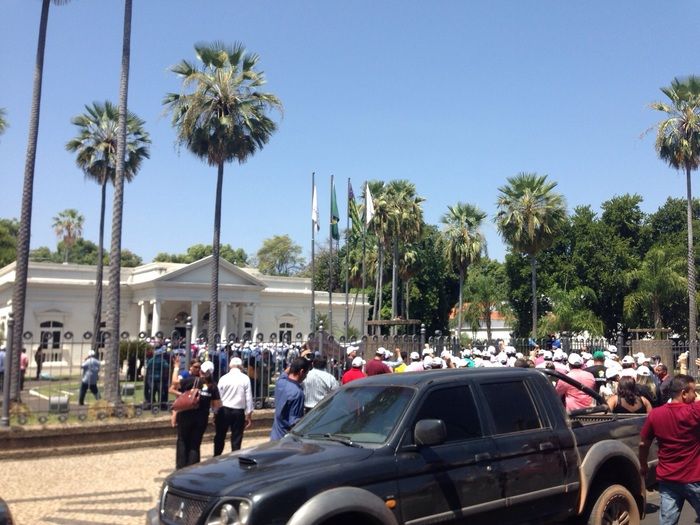 No Protesto dos Prefeitos em Teresina, Zé Resende comanda narração da caminhada. - Imagem 28
