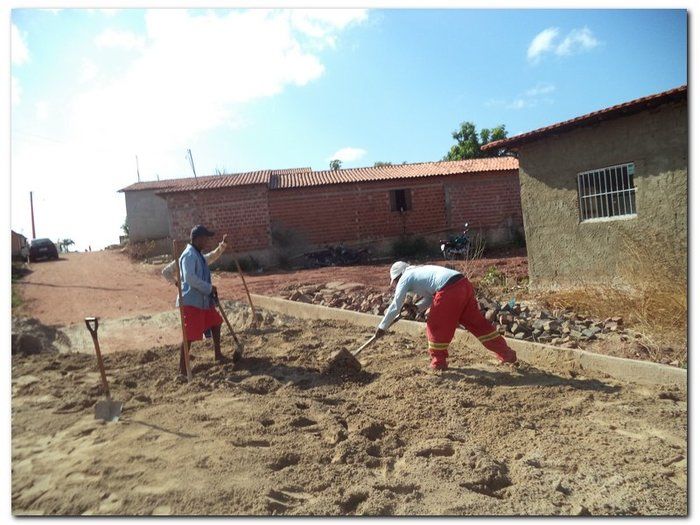 Prefeitura Municipal de Inhuma calça a Rua Rocha Furtado e melhora mobilidade urbana - Imagem 12