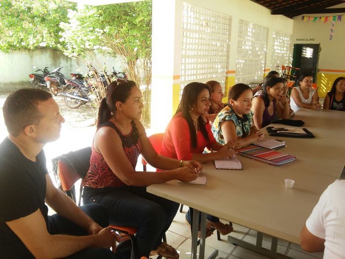 Prefeito Zé Resende e se reúne com equipe da Semec para discutir matriculas de novas turma da EJA. - Imagem 2