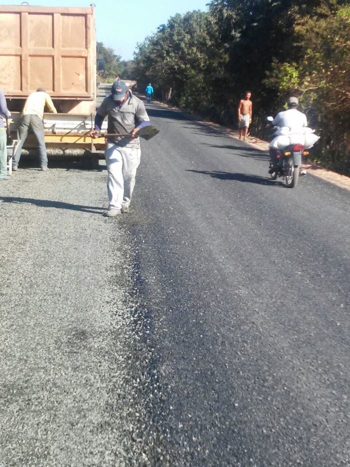 Prefeito Zé Resende visita obras de asfaltamento da PI-331 - Imagem 4