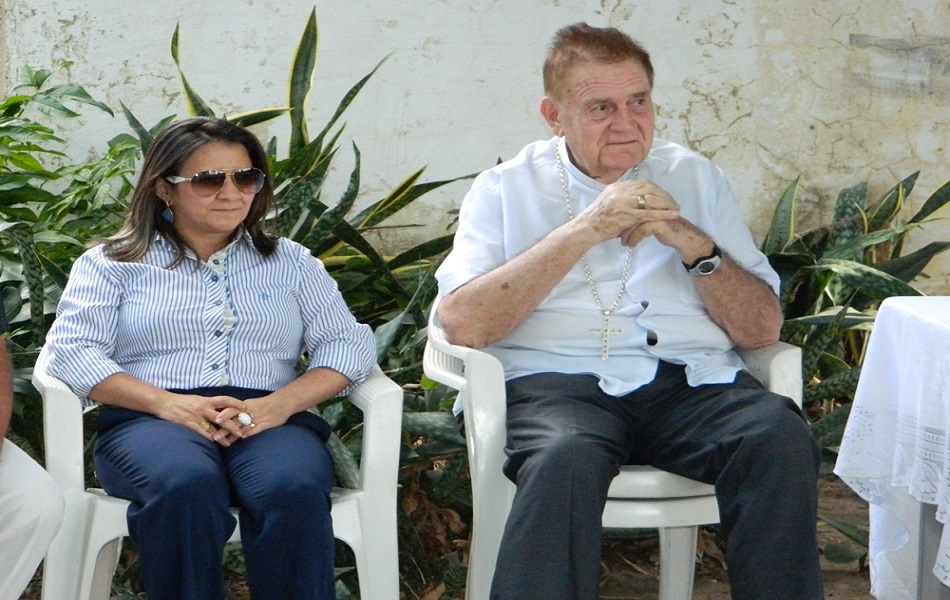 Dom Alfredo Schaffler elogia ação desenvolvida pelo CREAS em Pedro II