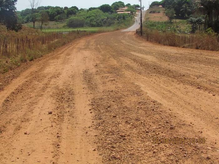 Prefeitura de Barras realiza reparos na estrada que liga Barras a Miguel Alves - Imagem 1