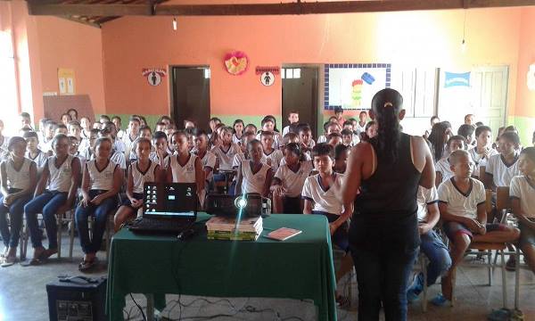 Alunos participaram de palestra sobre saúde bucal - Imagem 5