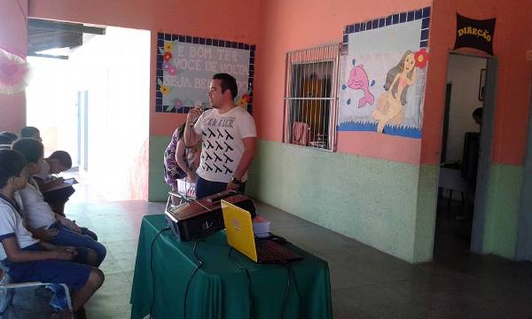 Alunos participaram de palestra sobre saúde bucal - Imagem 4